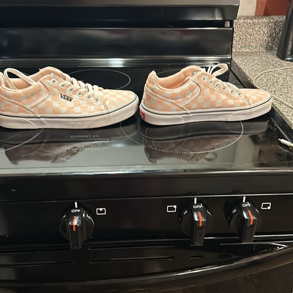 Size 7 1/2 women’s checkered vans - Picture 3 of 5
